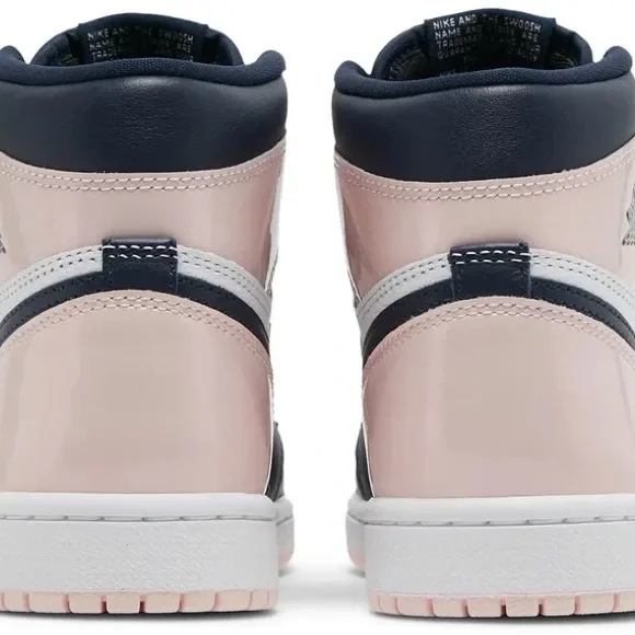 Nike Women’s Air Jordan 1 Retro High OG SE 'Bubble Gum' - Picture 3 of 5